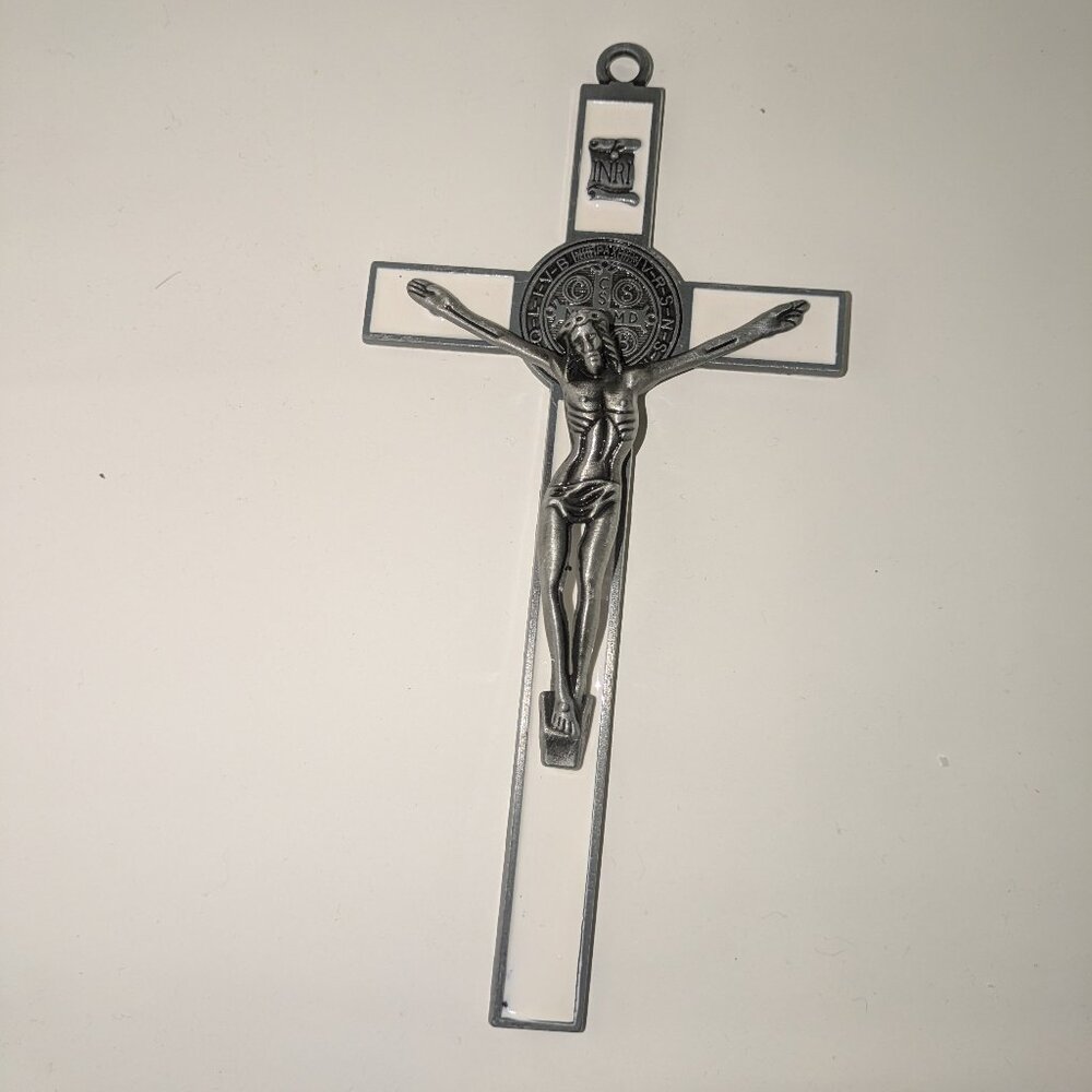 Crucifix Wall Cross – Alloy Catholic Home Chapel Decor with INRI & St. Benedict